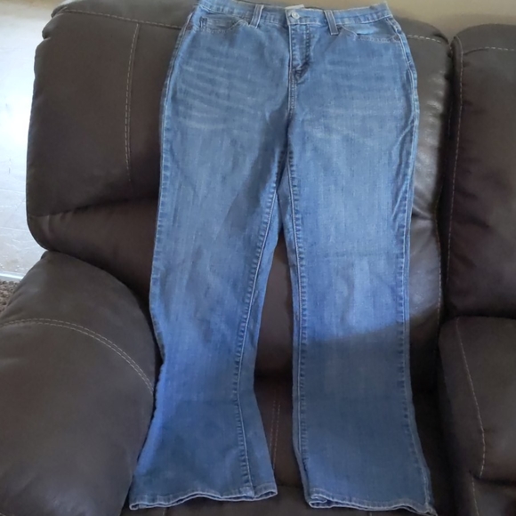 Levi's Jeans - Picture 3 of 6